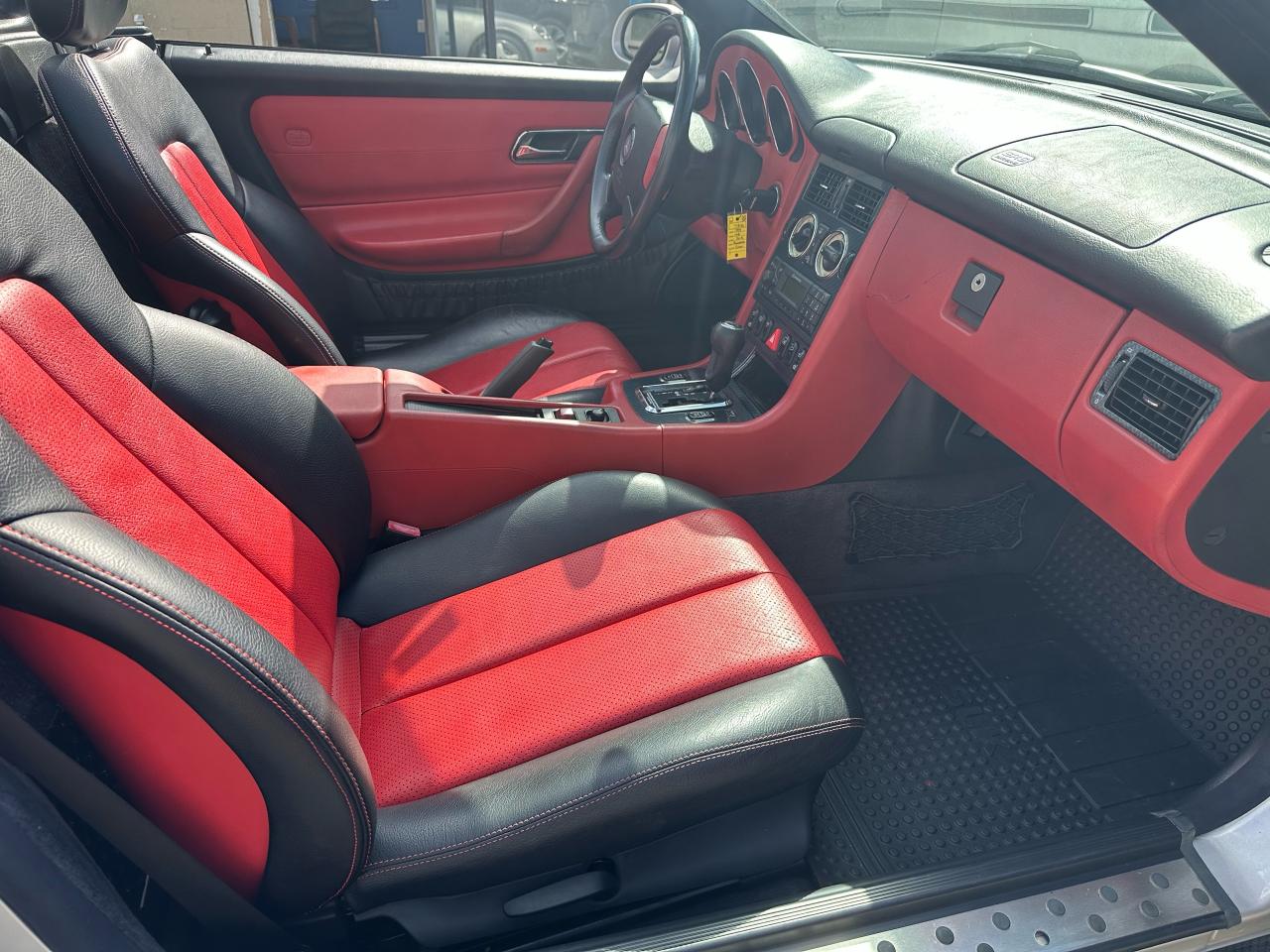 1999 Mercedes-Benz SLK230 2dr Kompressor Roadster 2.3L - Photo #11