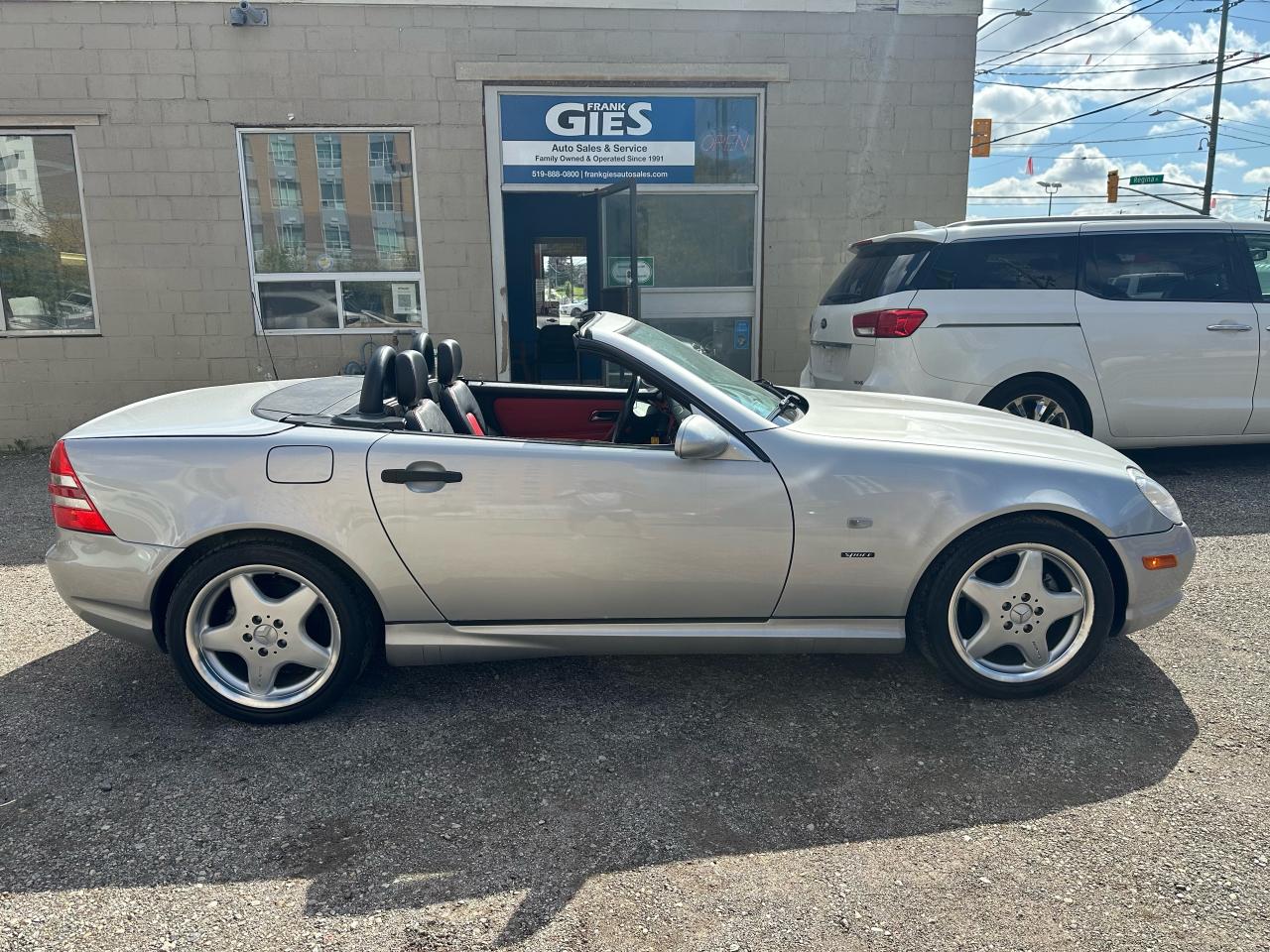 1999 Mercedes-Benz SLK230 2dr Kompressor Roadster 2.3L - Photo #3