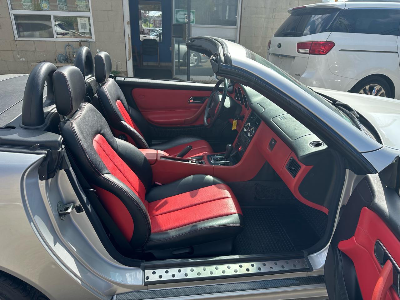 1999 Mercedes-Benz SLK230 2dr Kompressor Roadster 2.3L - Photo #10