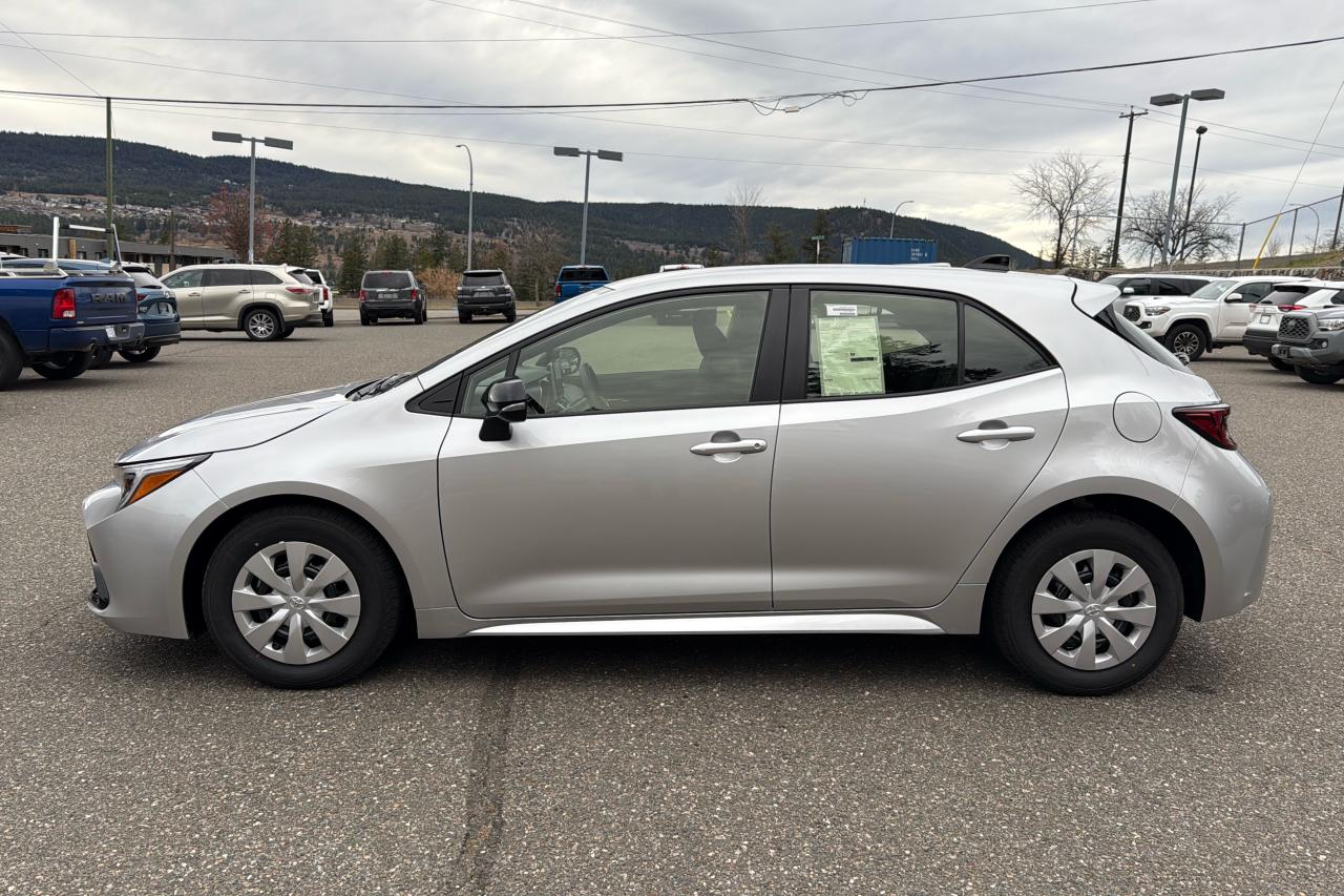 2026 Toyota Corolla Hatchback CVT SE Photo3