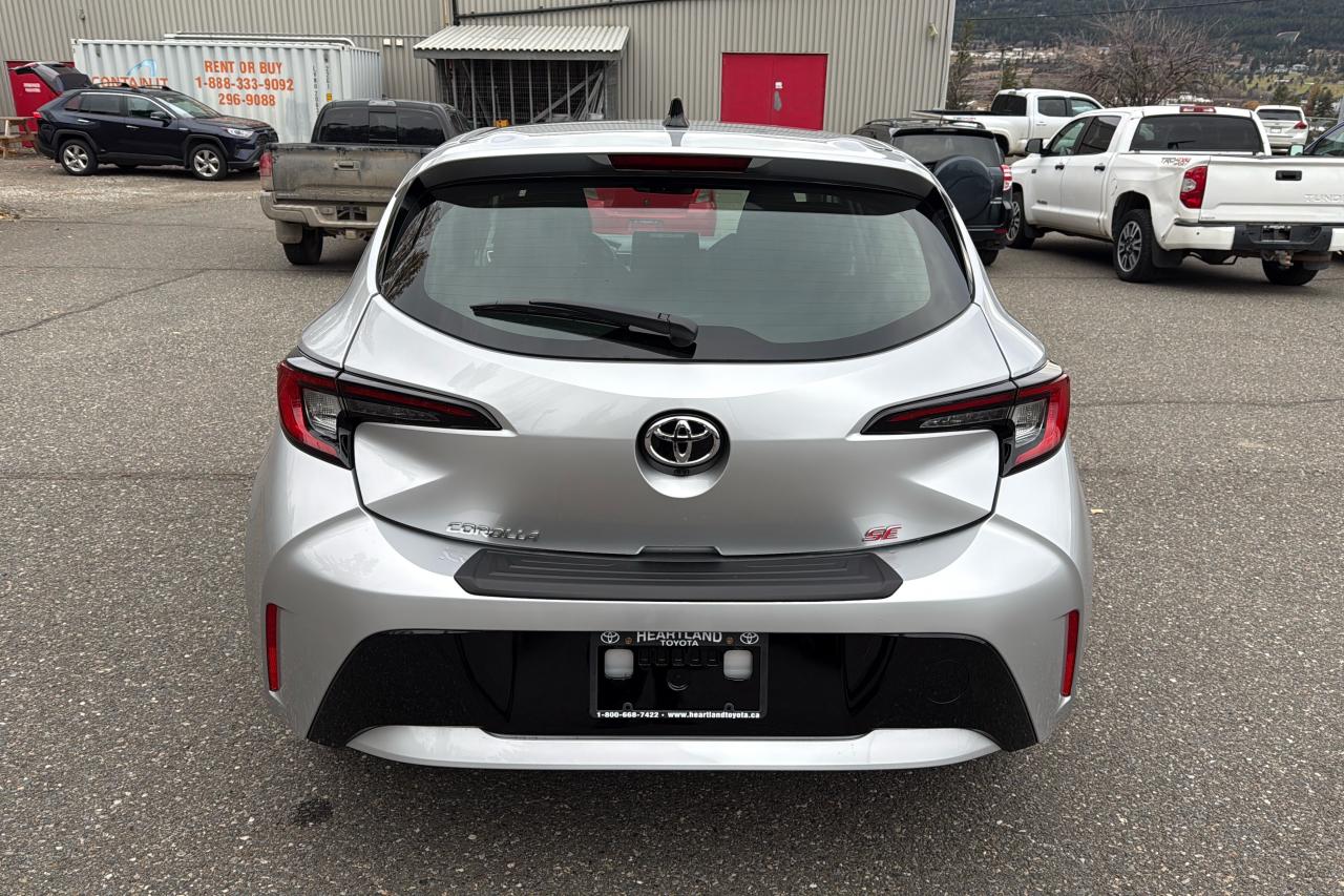 2026 Toyota Corolla Hatchback CVT SE Photo