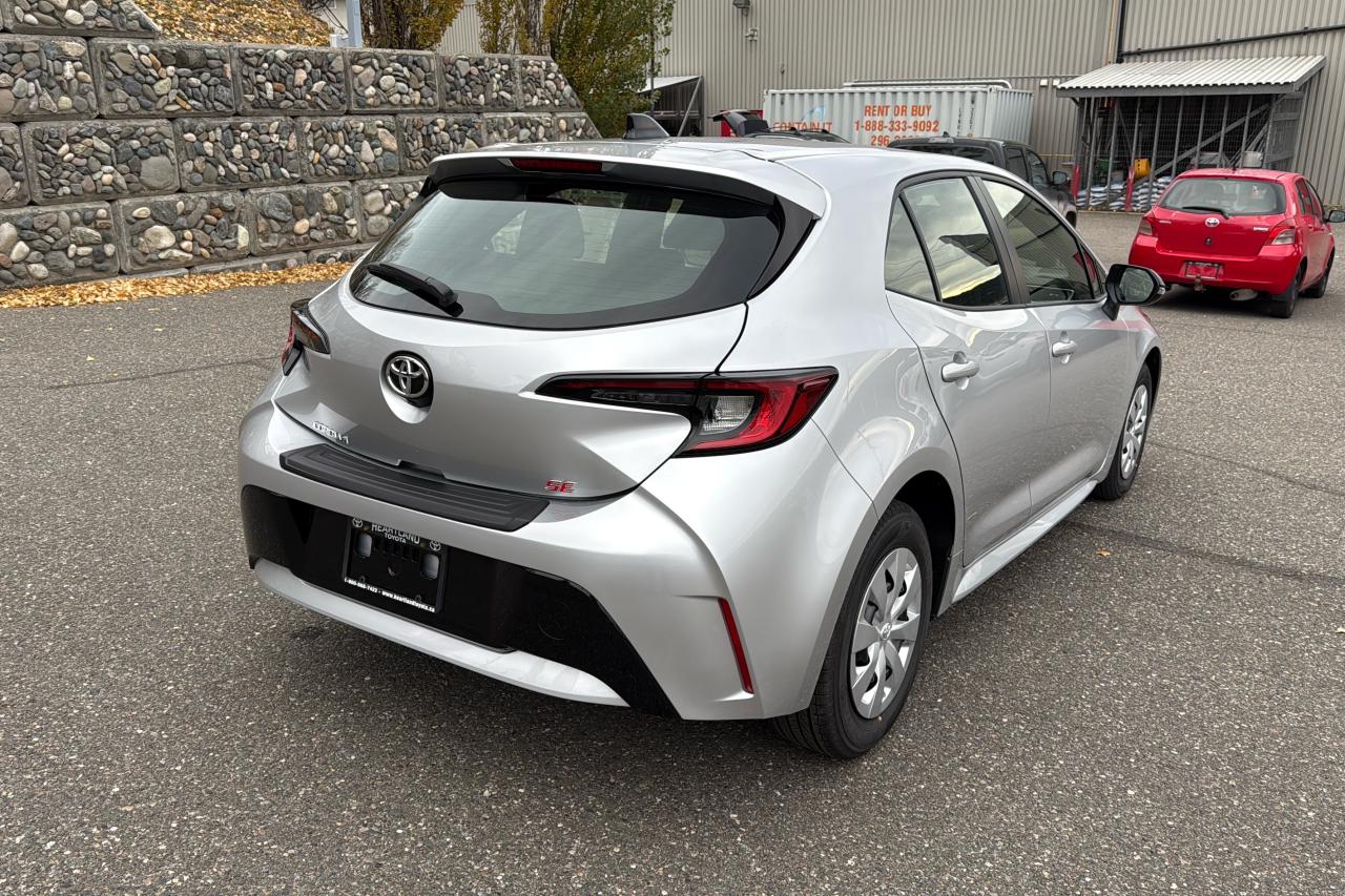 2026 Toyota Corolla Hatchback CVT SE Photo