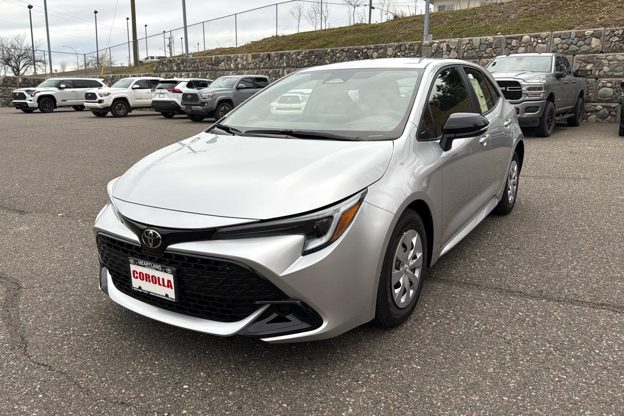 2026 Toyota Corolla Hatchback CVT SE Photo2