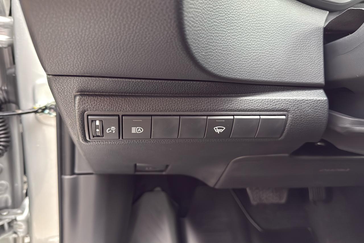 2026 Toyota Corolla Hatchback CVT SE Photo