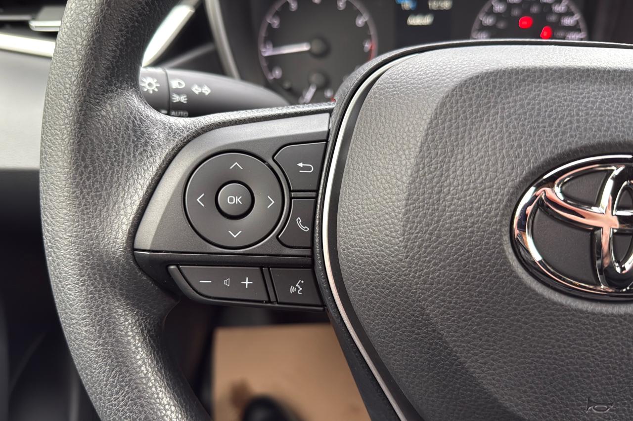 2026 Toyota Corolla Hatchback CVT SE Photo