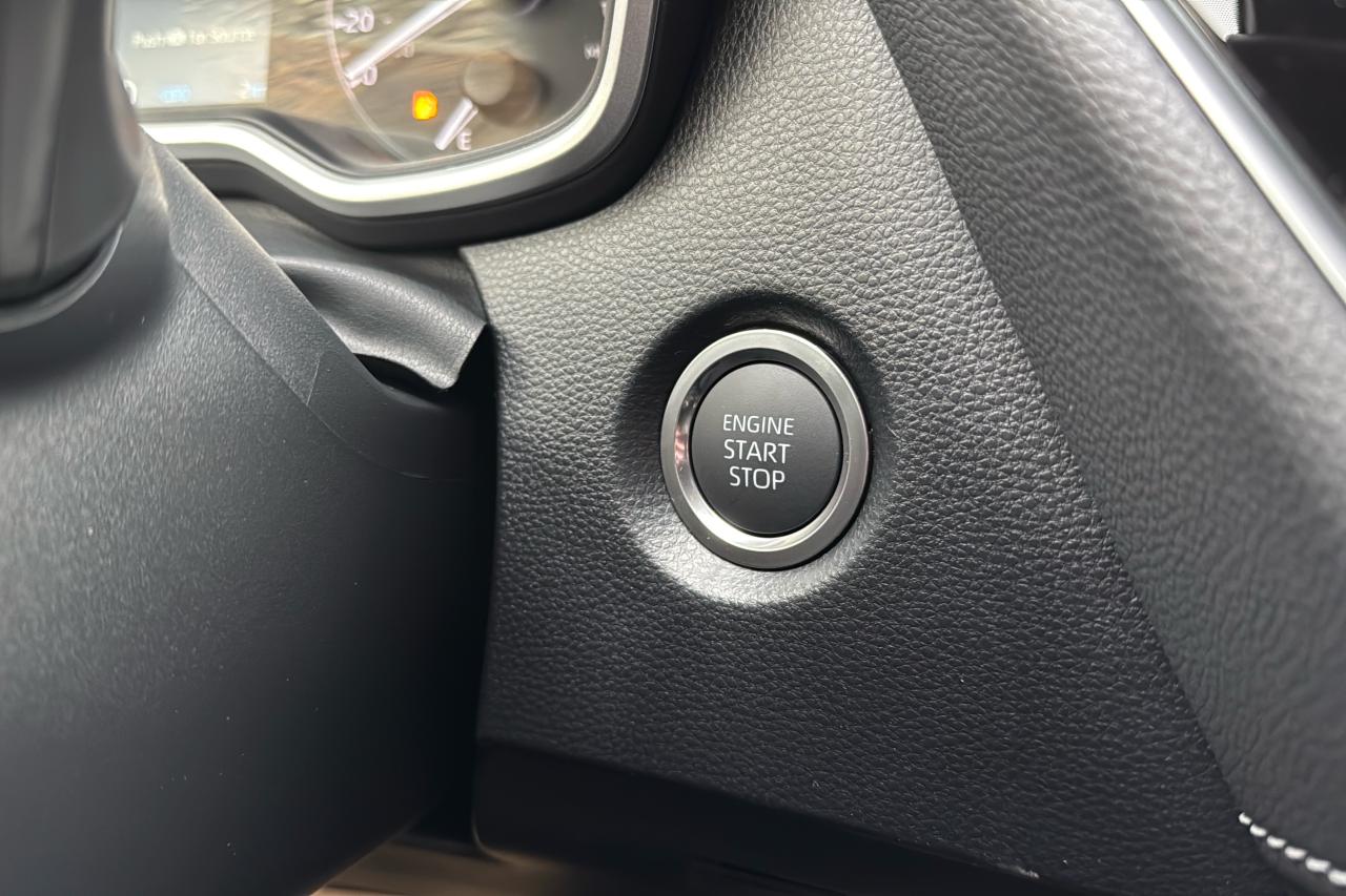 2026 Toyota Corolla Hatchback CVT SE Photo