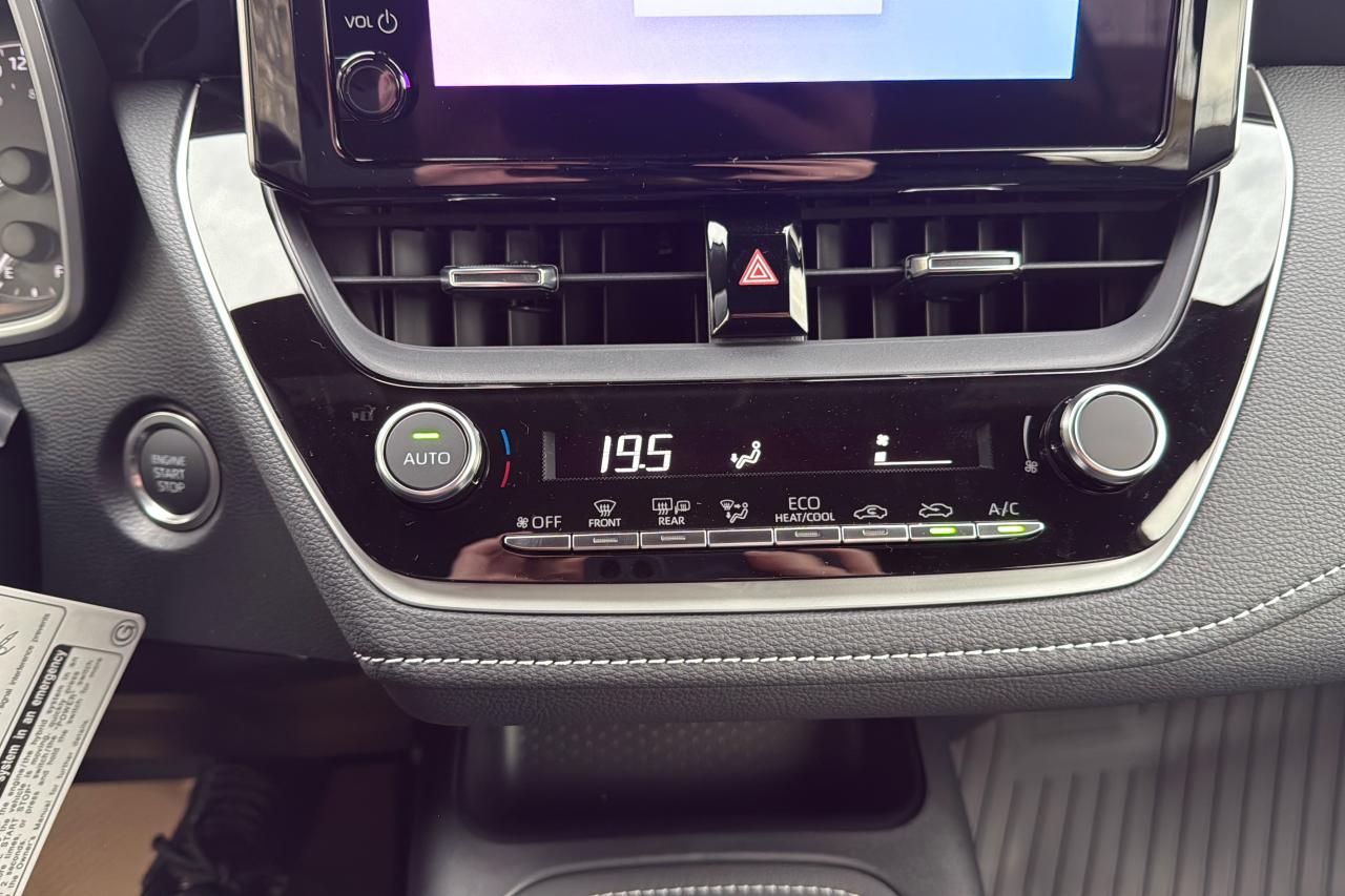 2026 Toyota Corolla Hatchback CVT SE Photo