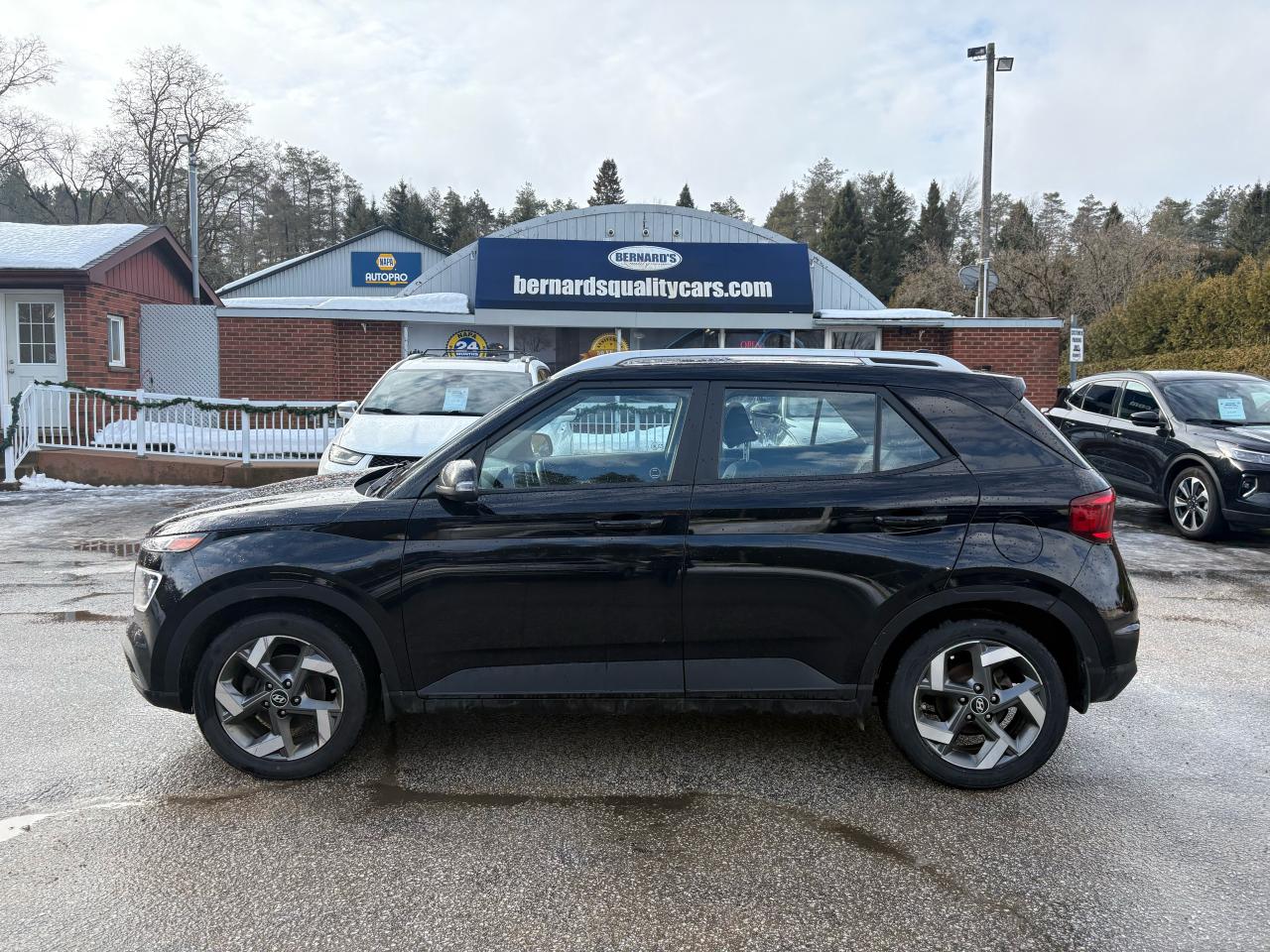 2022 Hyundai Venue Ultimate Photo