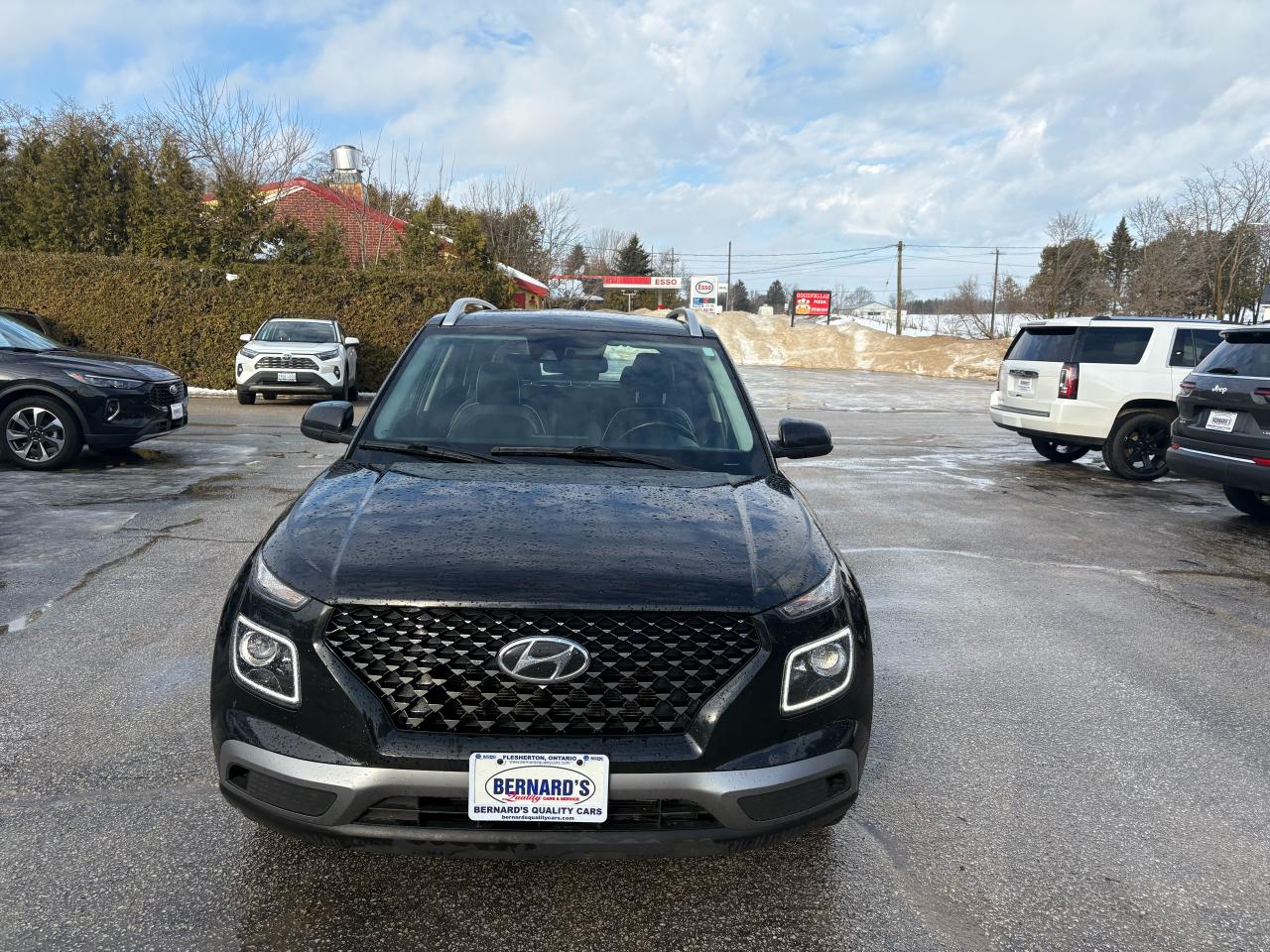 2022 Hyundai Venue Ultimate Photo