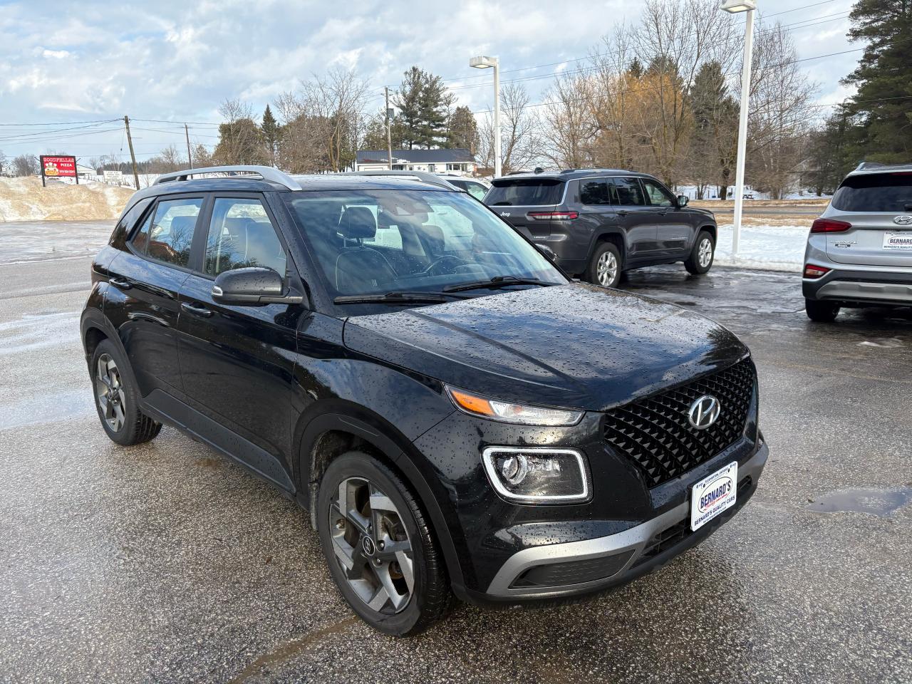 2022 Hyundai Venue Ultimate Photo4