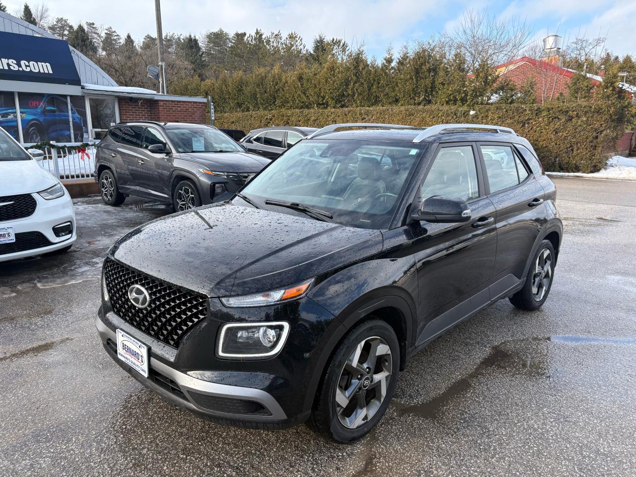 2022 Hyundai Venue Ultimate Photo0