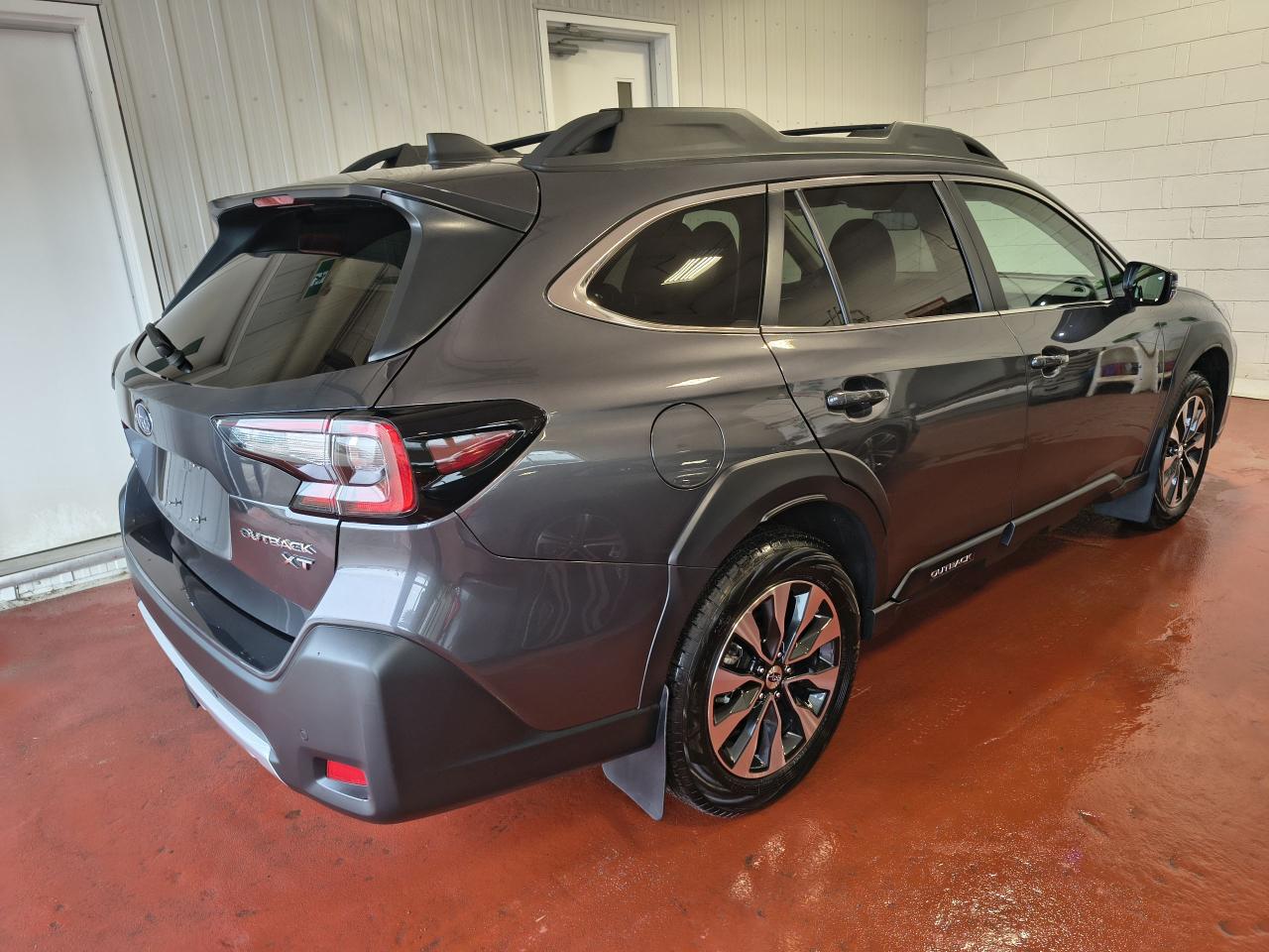 2025 Subaru Outback Limited XT Photo0