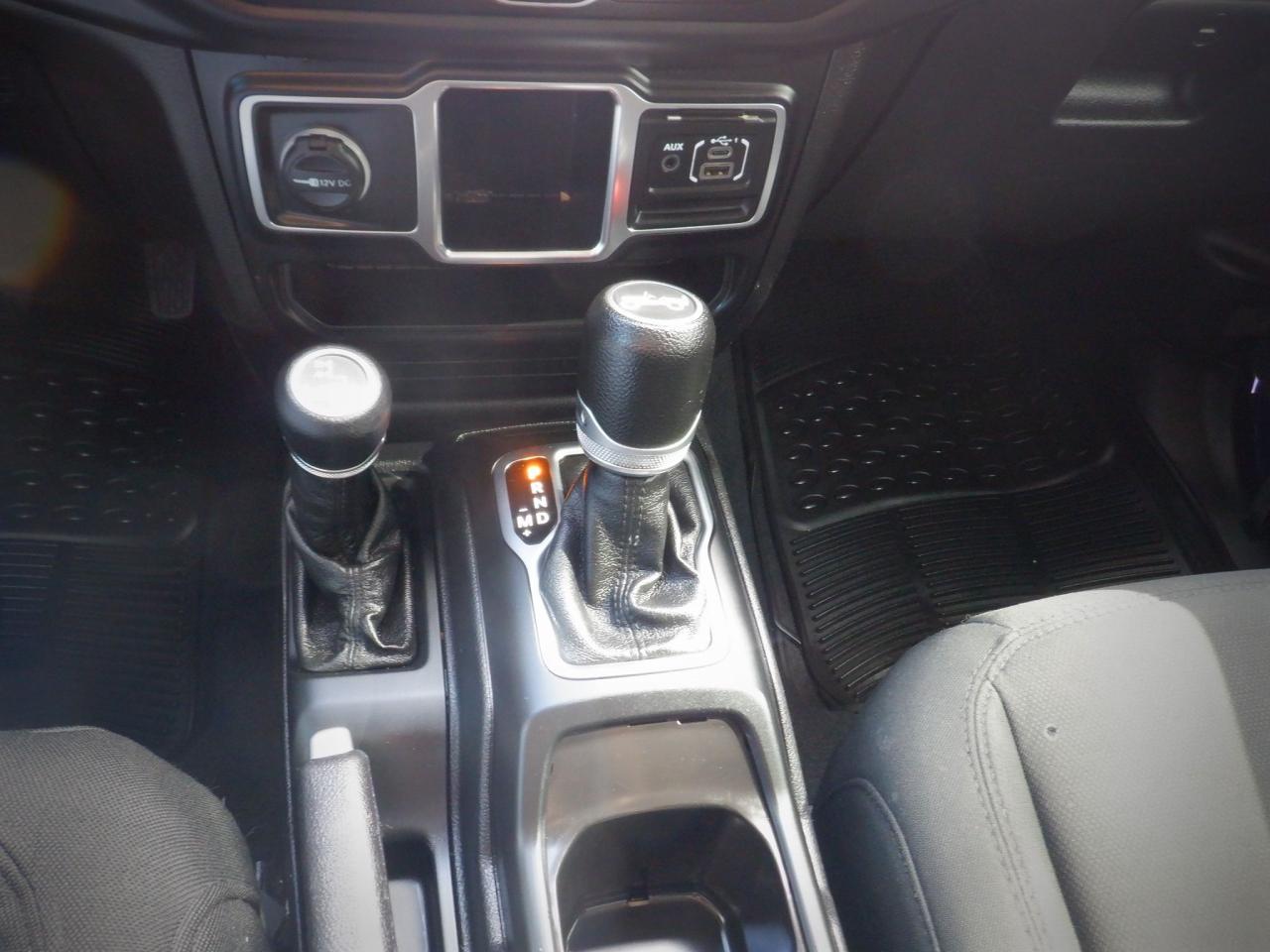 2020 Jeep Wrangler SPORT - Photo #6