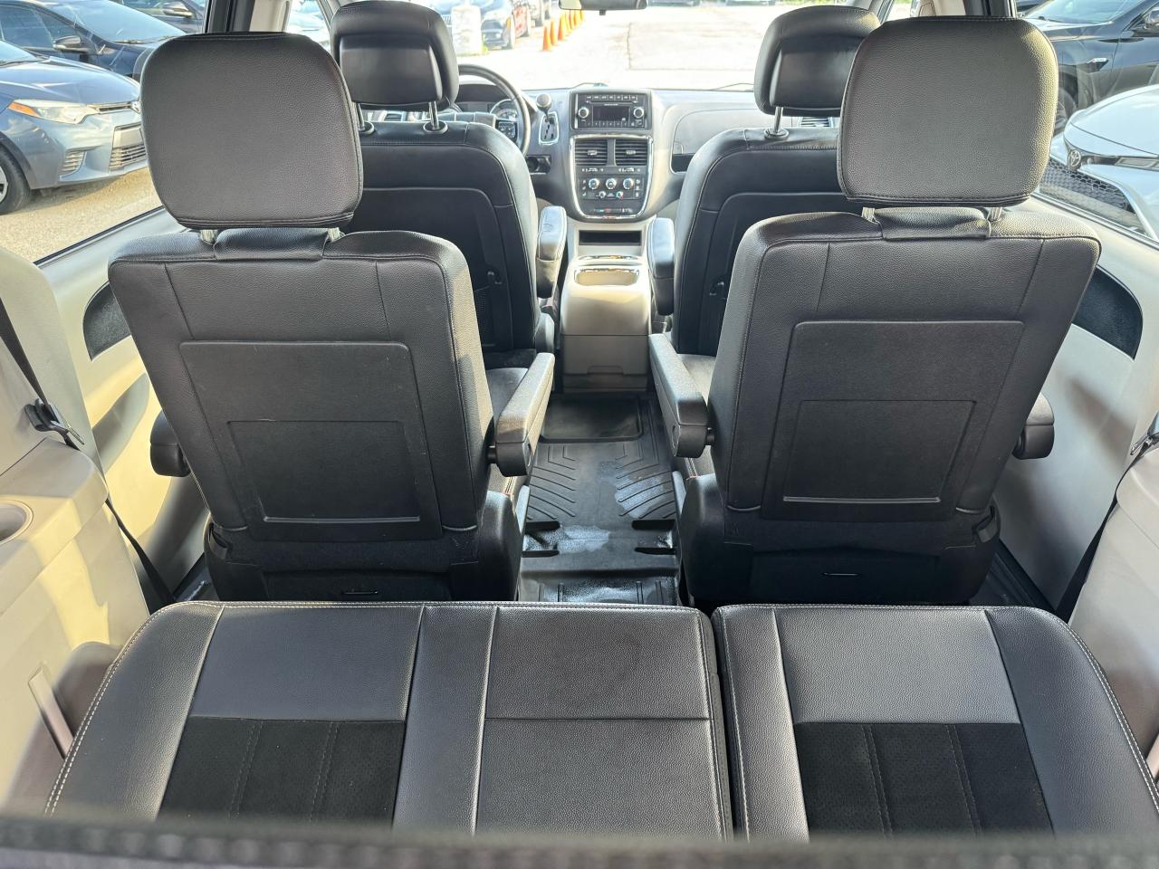 2016 Dodge Grand Caravan SXT Premium Plus - Photo #17