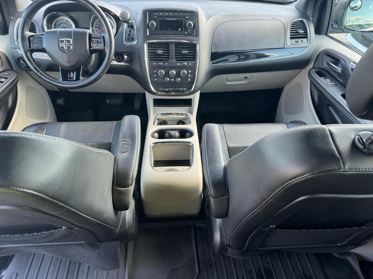 2016 Dodge Grand Caravan SXT Premium Plus - Photo #14