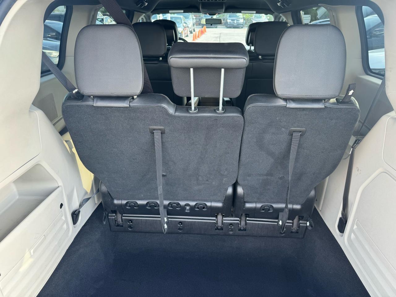 2016 Dodge Grand Caravan SXT Premium Plus - Photo #16
