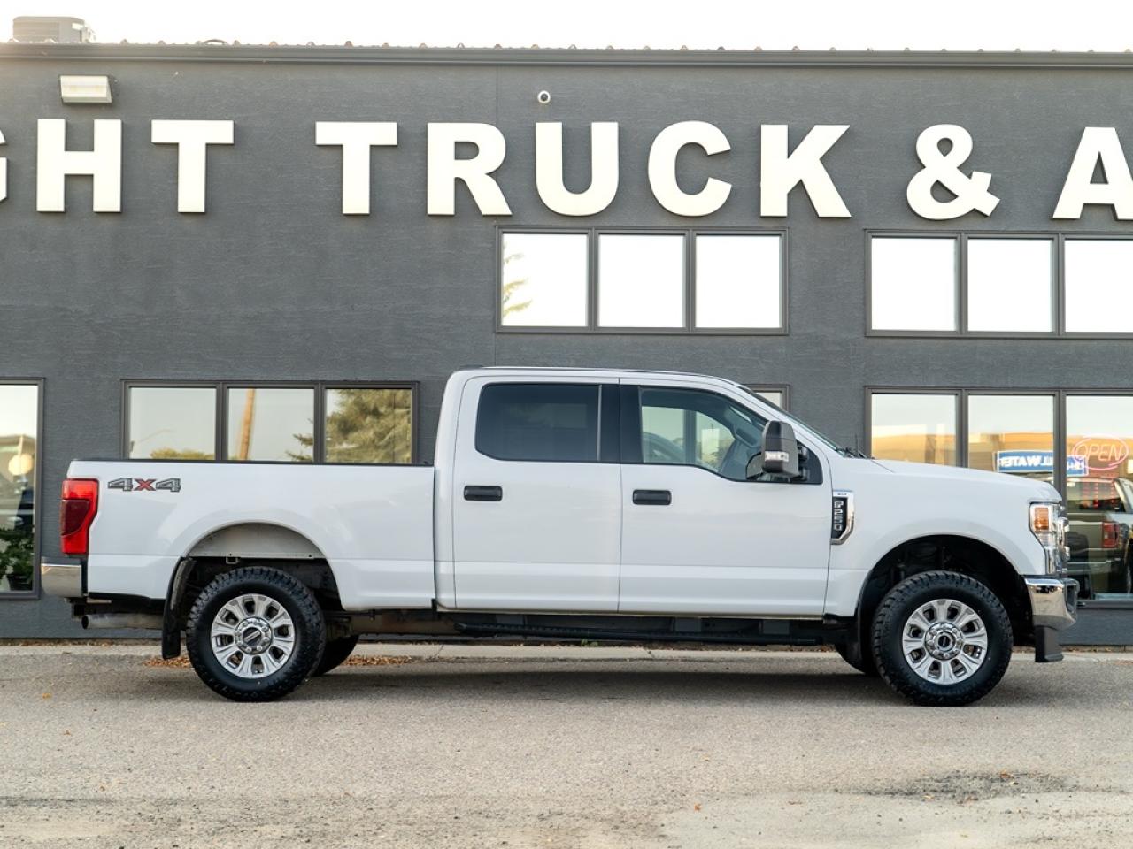 2022 Ford SUPER DUTY F-250 SRW XLT 4WD Crew Cab Photo4