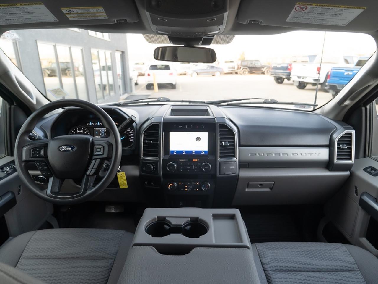 2022 Ford SUPER DUTY F-250 SRW XLT 4WD Crew Cab Photo29