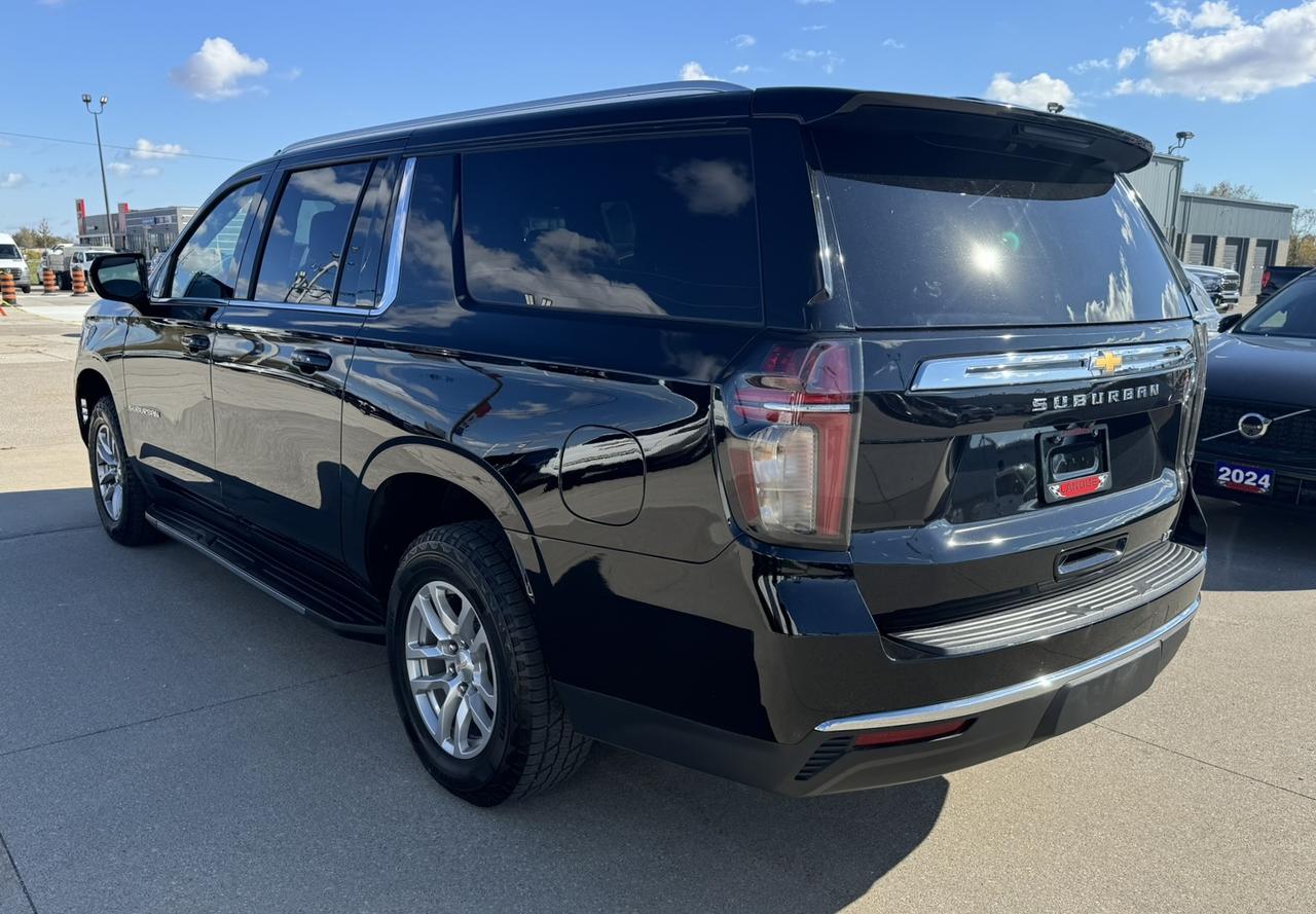 2023 Chevrolet Suburban 4WD 4dr LT Photo