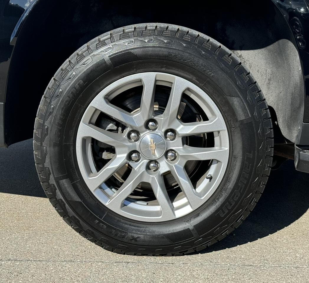 2023 Chevrolet Suburban 4WD 4dr LT Photo