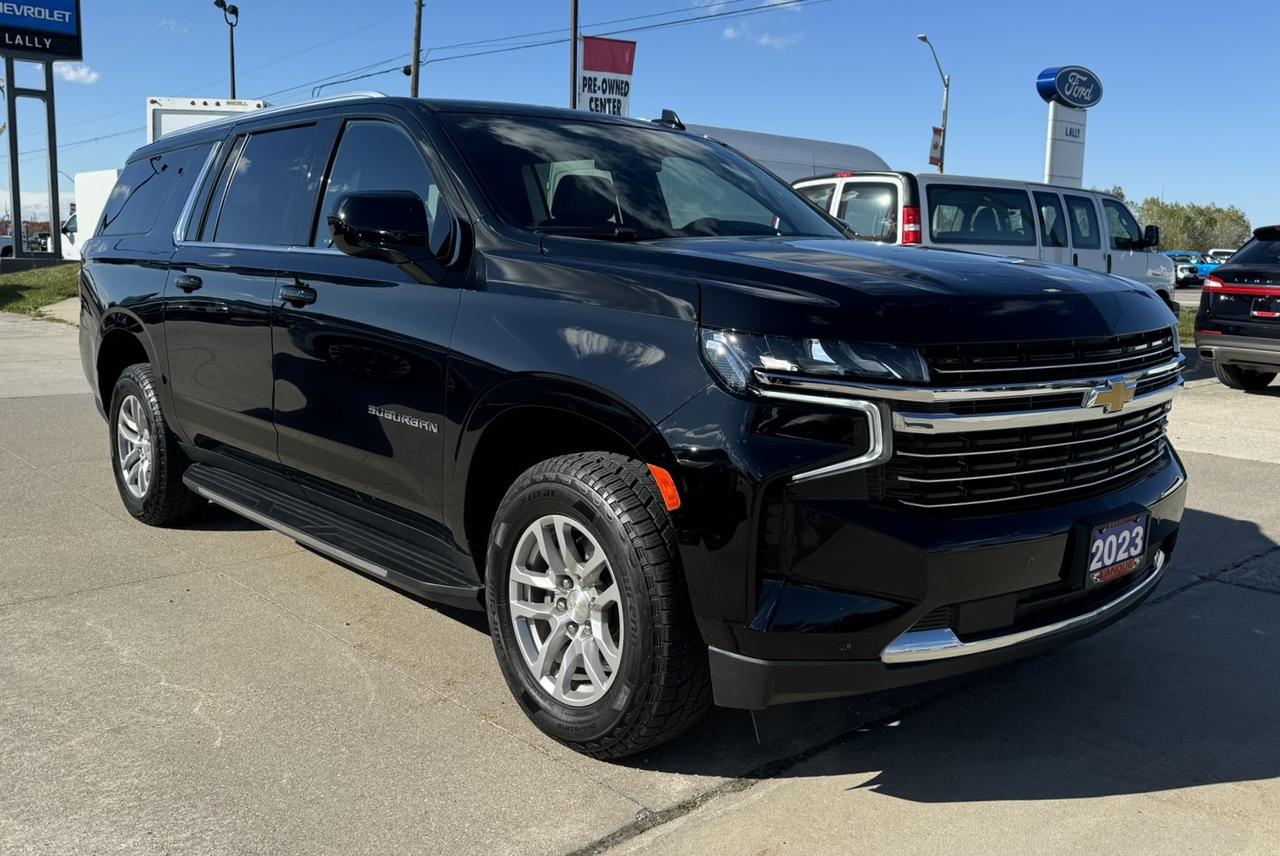2023 Chevrolet Suburban 4WD 4dr LT Photo