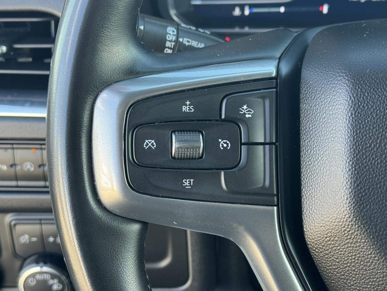 2023 Chevrolet Suburban 4WD 4dr LT Photo