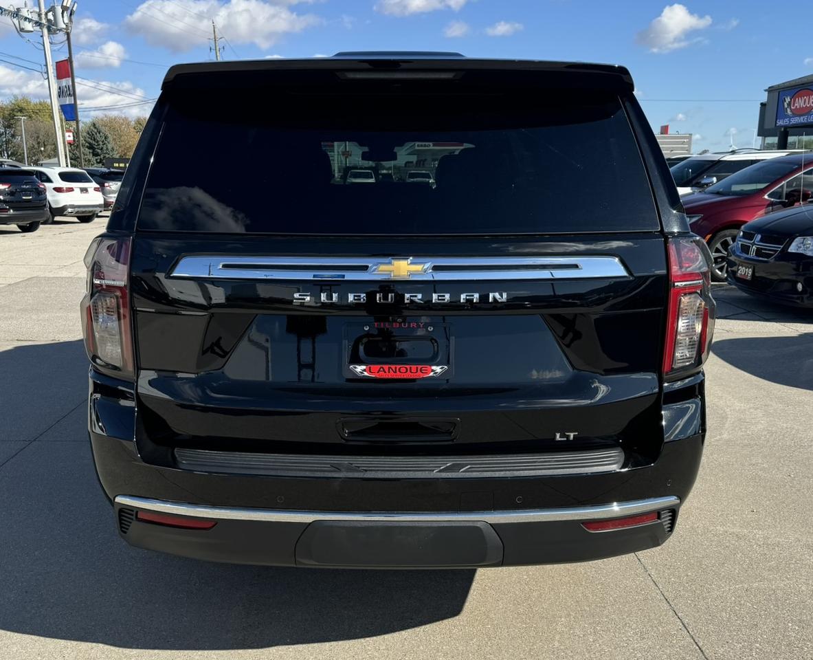2023 Chevrolet Suburban 4WD 4dr LT Photo