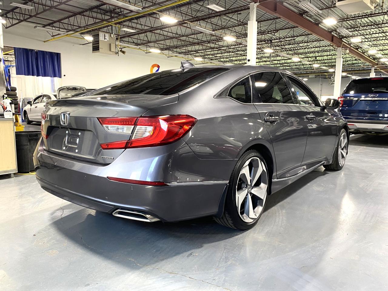 2020 Honda Accord Touring Photo4