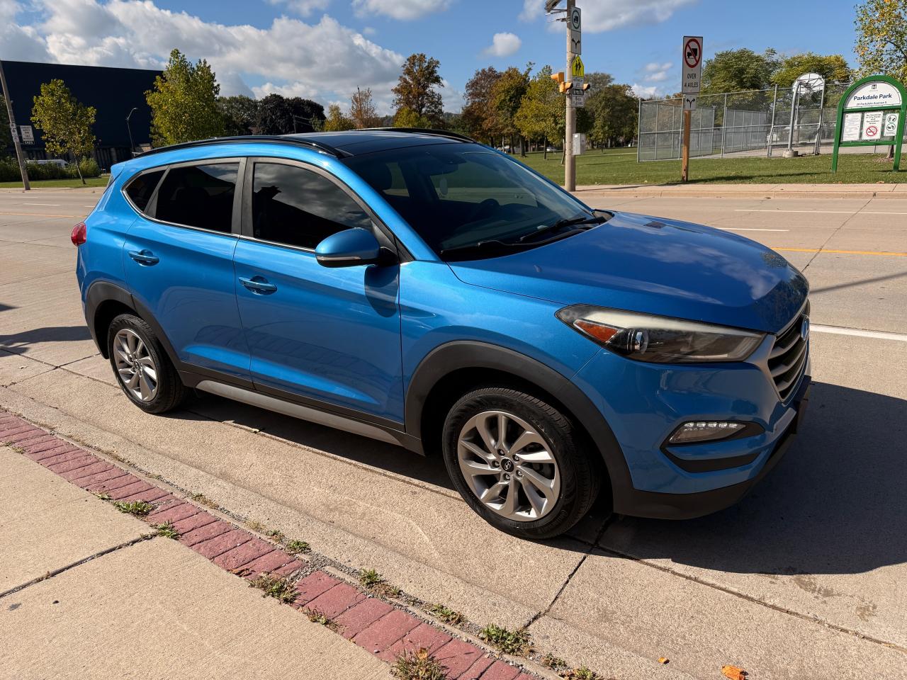 2017 Hyundai Tucson AWD 4DR 2.0L LUXURY - Photo #7
