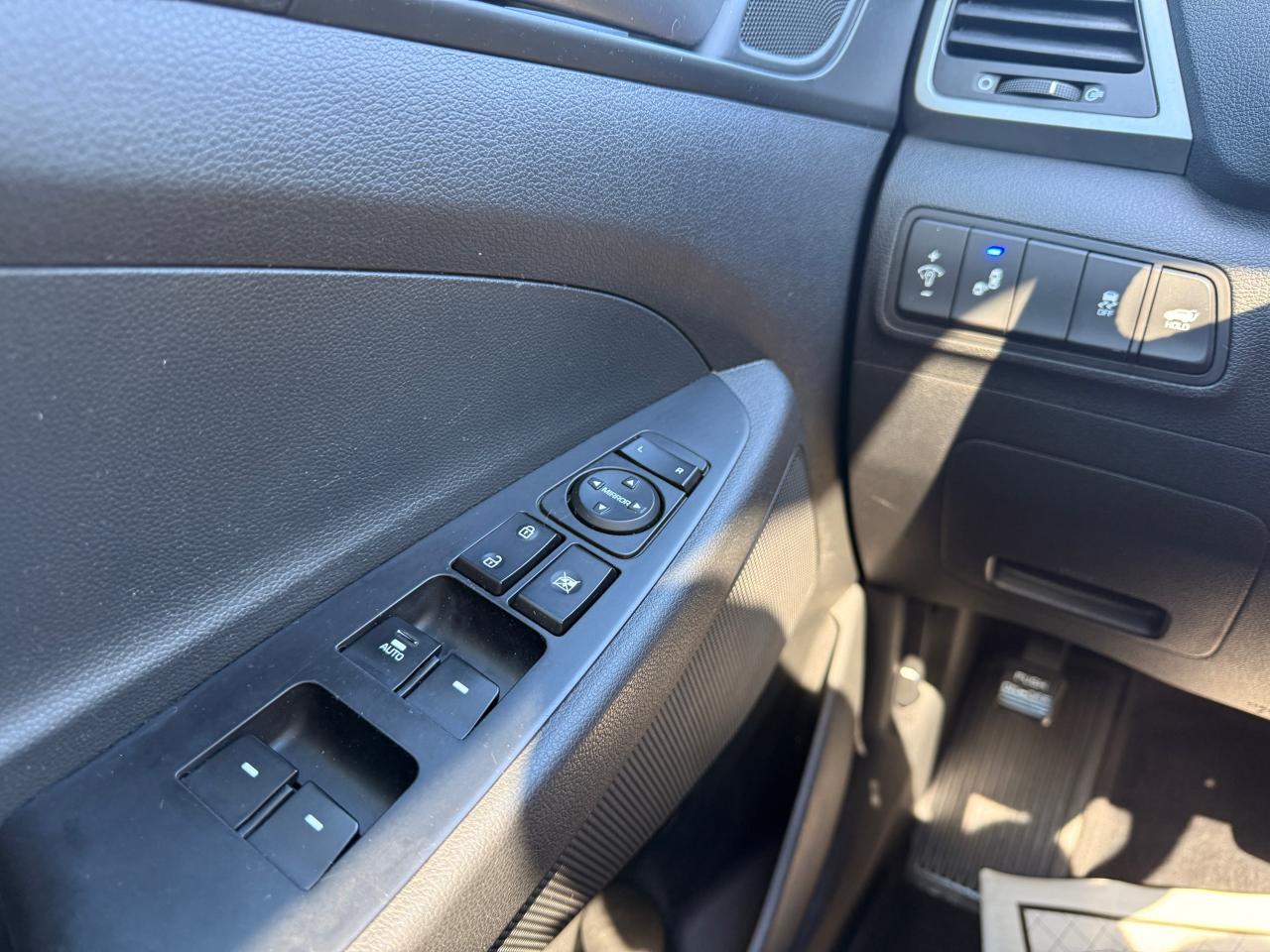 2017 Hyundai Tucson AWD 4DR 2.0L LUXURY - Photo #31