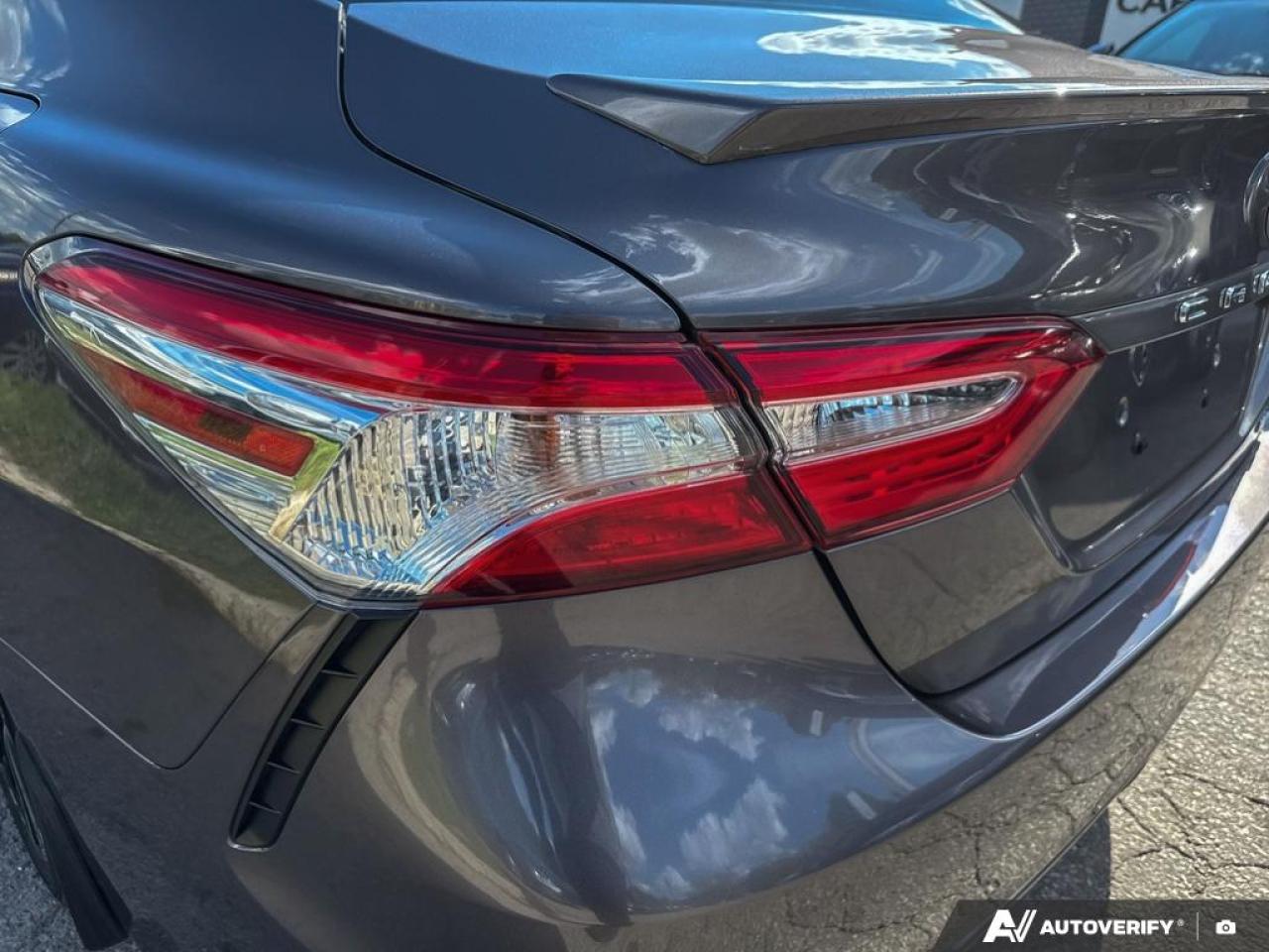 2020 Toyota Camry SE UPGRADE/ HYBRID / NO ACCIDENTS / LEATHER / ROOF - Photo #8