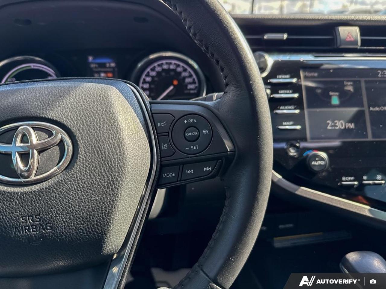 2020 Toyota Camry SE UPGRADE/ HYBRID / NO ACCIDENTS / LEATHER / ROOF - Photo #22