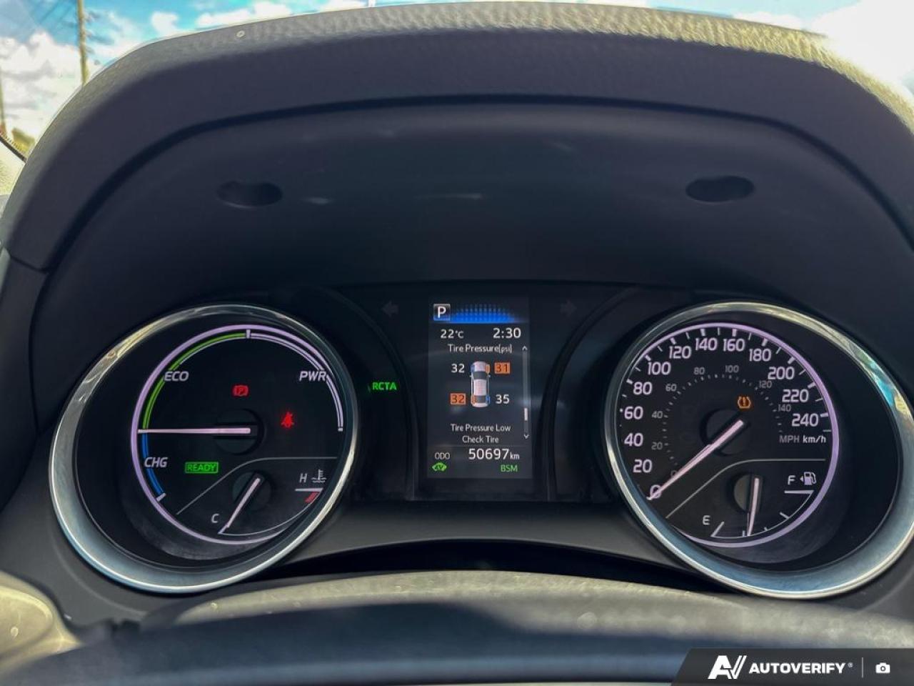 2020 Toyota Camry SE UPGRADE/ HYBRID / NO ACCIDENTS / LEATHER / ROOF - Photo #23