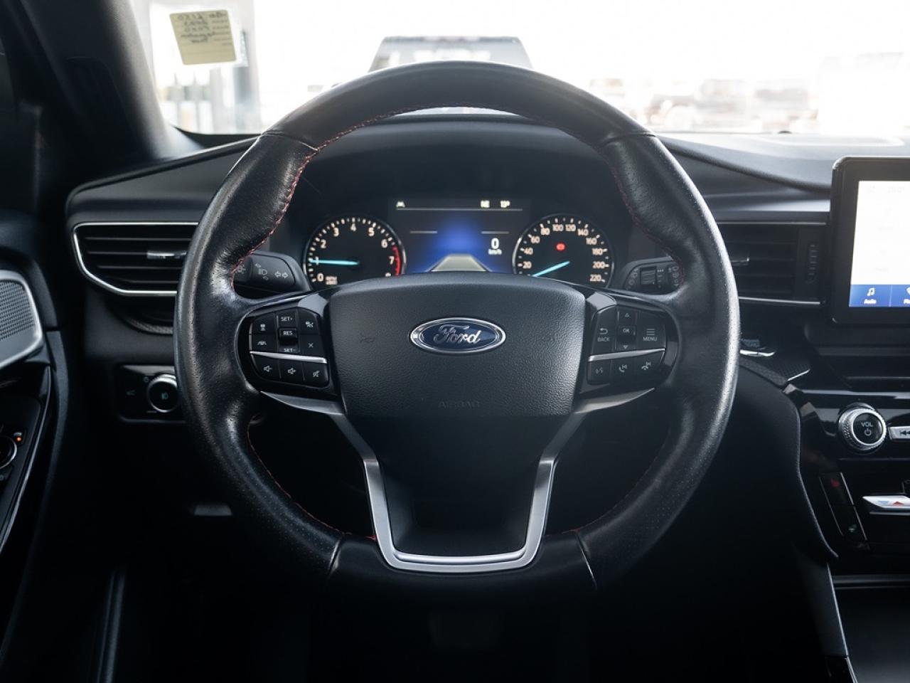 2023 Ford Explorer ST-LINE 4WD Photo32