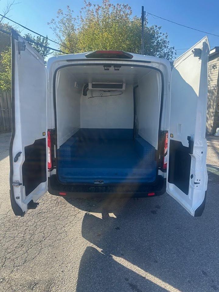 2022 Ford Transit Cargo Van T-250 148" Med Rf 9070 GVWR RWD Photo