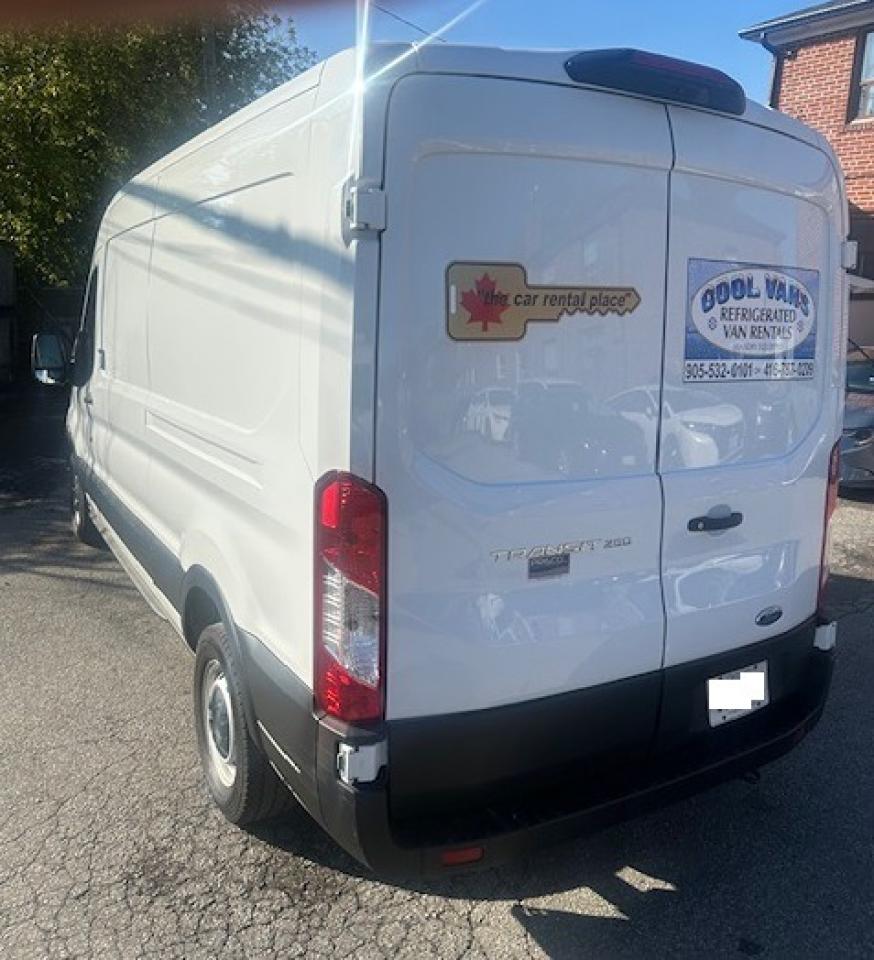 2022 Ford Transit Cargo Van T-250 148" Med Rf 9070 GVWR RWD Photo4