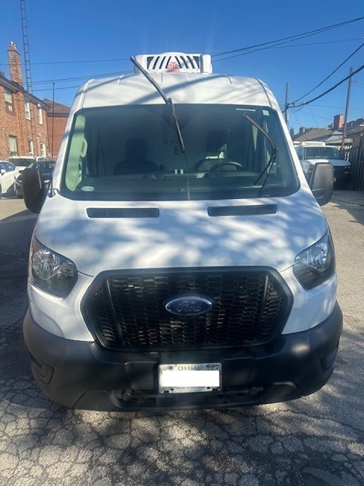 2022 Ford Transit Cargo Van T-250 148" Med Rf 9070 GVWR RWD Photo2