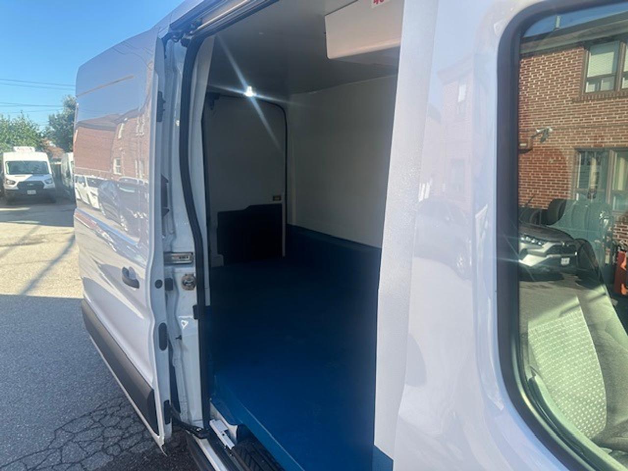 2022 Ford Transit Cargo Van T-250 148" Med Rf 9070 GVWR RWD Photo