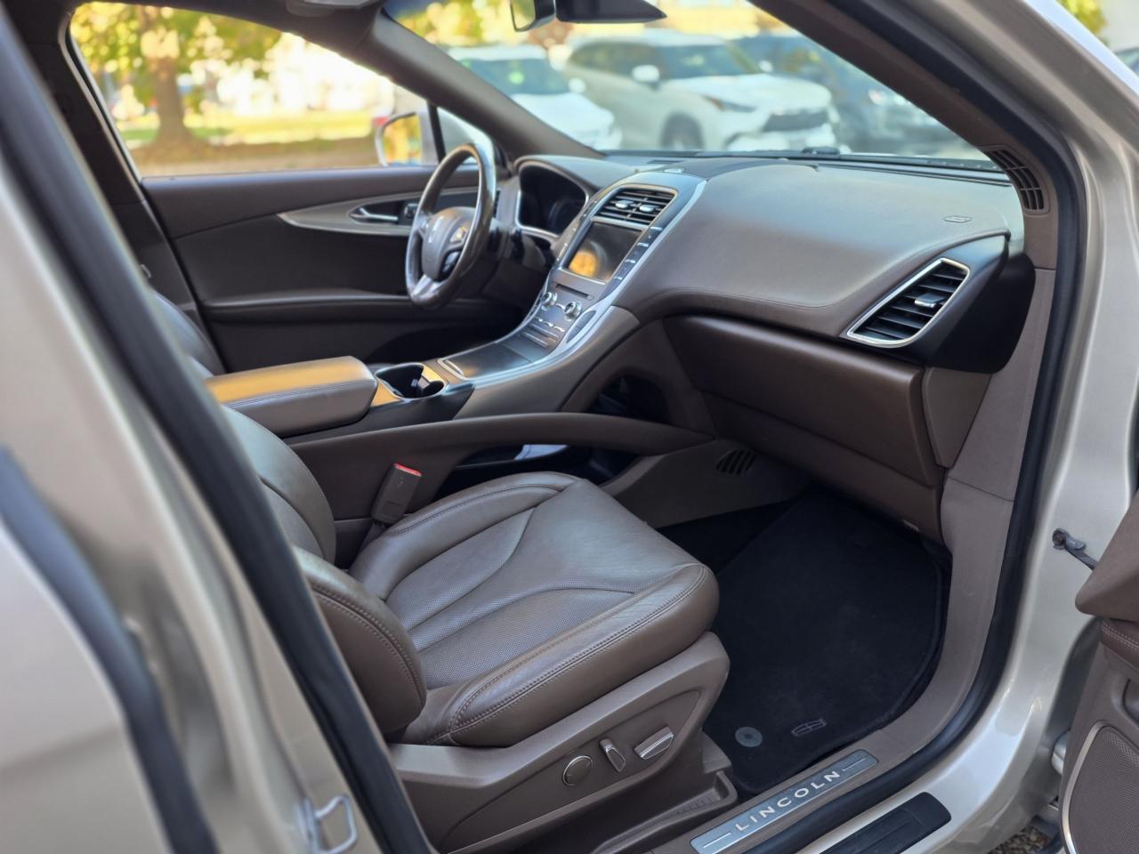 2017 Lincoln MKX  - Photo #7