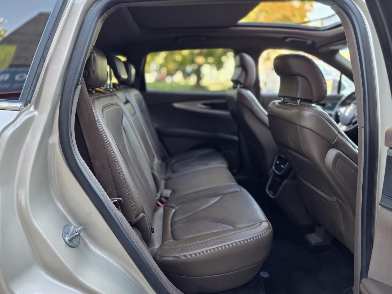 2017 Lincoln MKX  - Photo #11