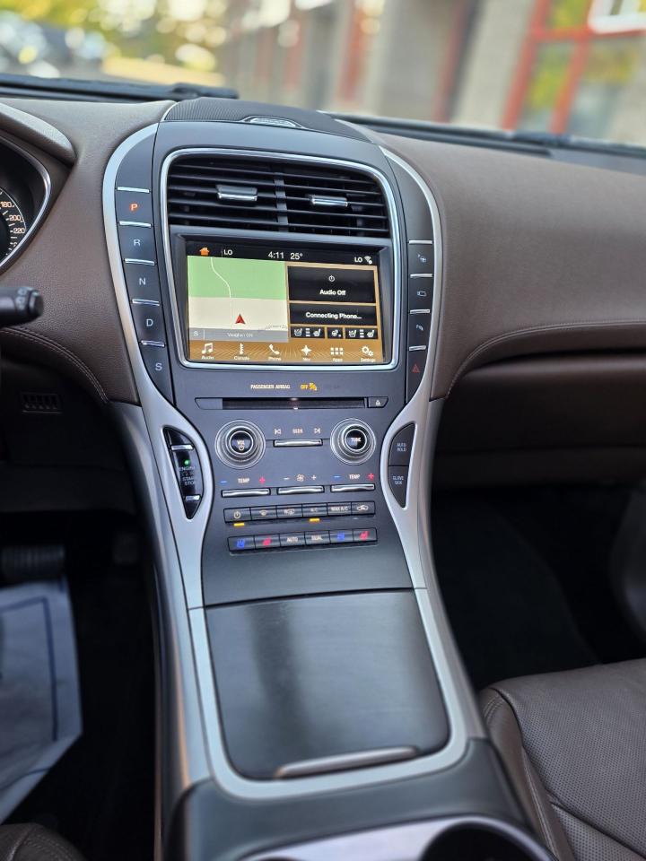 2017 Lincoln MKX  - Photo #12