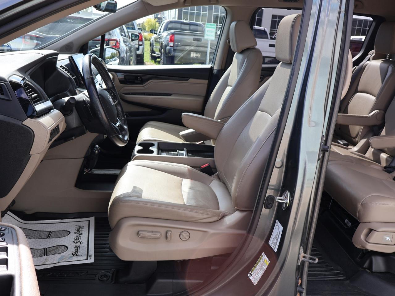 2019 Honda Odyssey TOURING CERTIFIED *ACCIDENT FREE*HONDA MAINTAIN* CAMERA DVD NAV BLUETOOTH LEATHER HEATED SEATS SUNROOF CRUISE ALLOYS - Photo #15