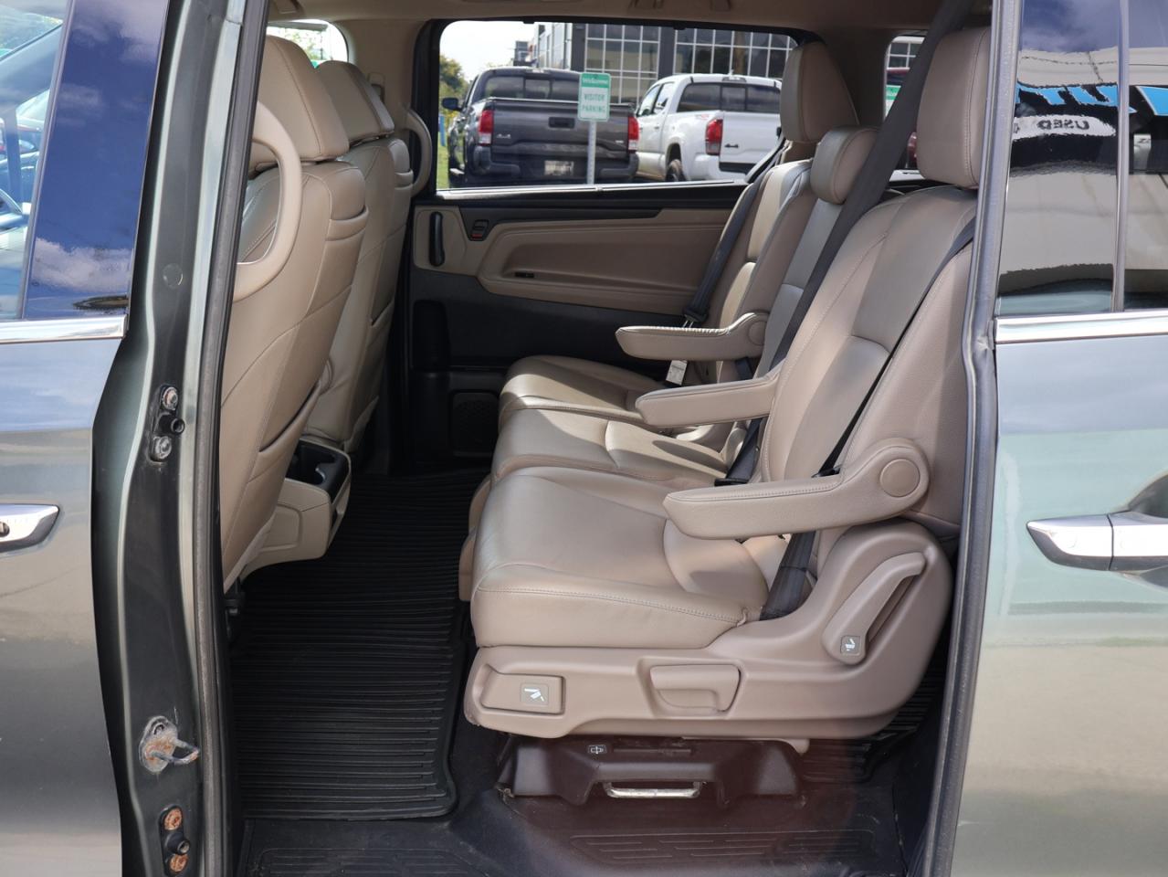 2019 Honda Odyssey TOURING CERTIFIED *ACCIDENT FREE*HONDA MAINTAIN* CAMERA DVD NAV BLUETOOTH LEATHER HEATED SEATS SUNROOF CRUISE ALLOYS - Photo #16