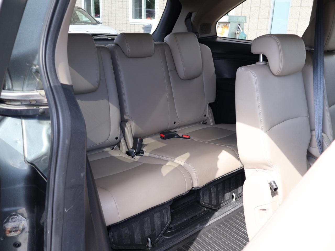 2019 Honda Odyssey TOURING CERTIFIED *ACCIDENT FREE*HONDA MAINTAIN* CAMERA DVD NAV BLUETOOTH LEATHER HEATED SEATS SUNROOF CRUISE ALLOYS - Photo #18