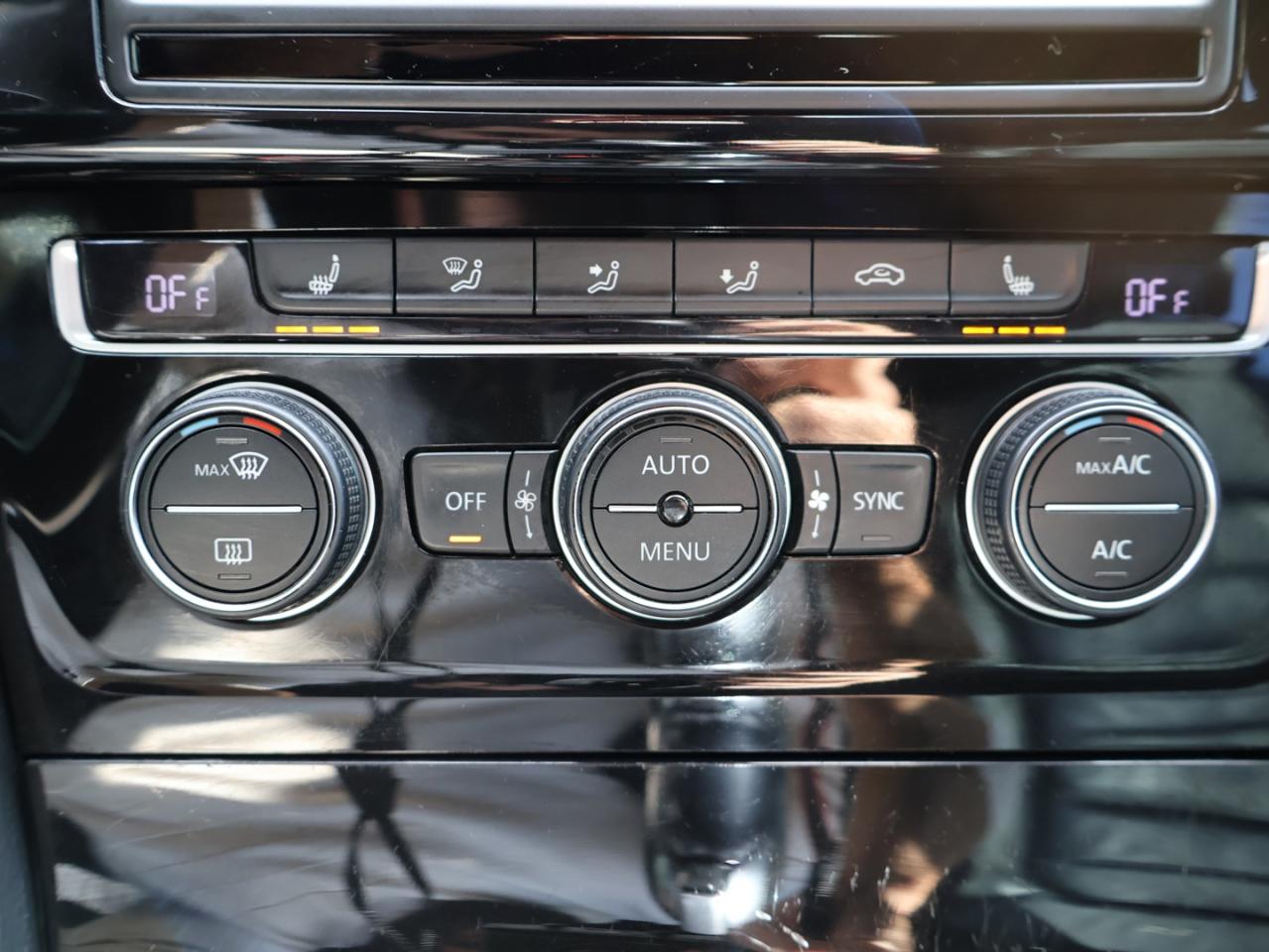 2016 Volkswagen Golf R PREMIUM CERTIFIED CAMERA BLUETOOTH LEATHER HEATED SEATS CRUISE ALLOYS - Photo #25