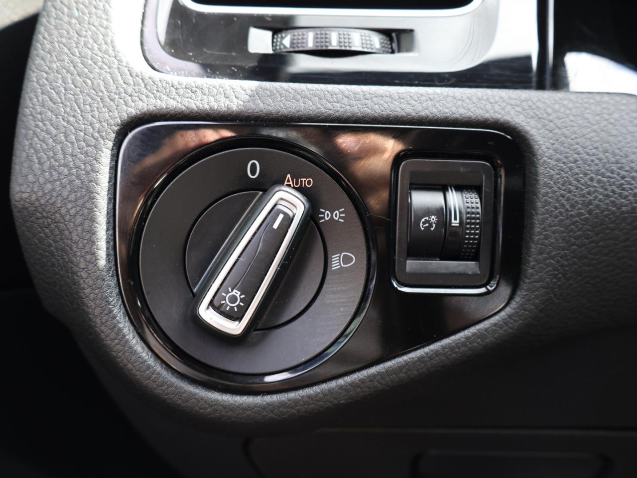 2016 Volkswagen Golf R PREMIUM CERTIFIED CAMERA BLUETOOTH LEATHER HEATED SEATS CRUISE ALLOYS - Photo #28