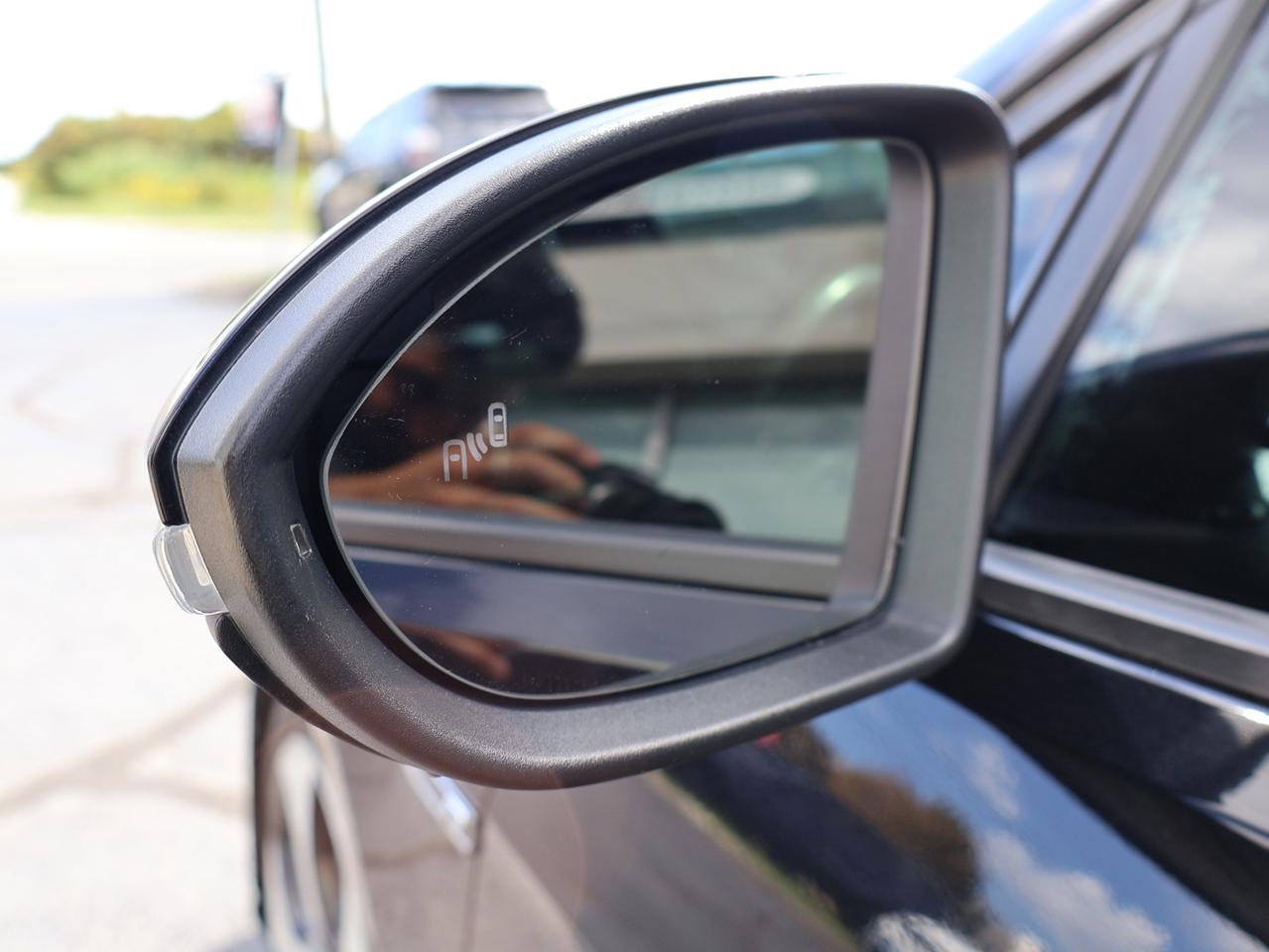 2016 Volkswagen Golf R PREMIUM CERTIFIED CAMERA BLUETOOTH LEATHER HEATED SEATS CRUISE ALLOYS Photo