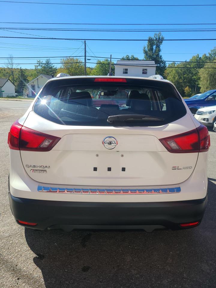 2017 Nissan Qashqai S - Photo #4