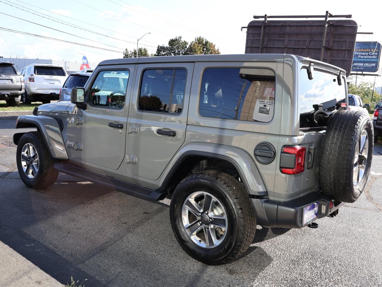 2019 Jeep Wrangler UNLIMITED SAHARA 4WD CERTIFIED *ACCIDENT FREE*JEEP MAINTAIN* CAMERA NAV BLUETOOTH LEATHER HEATED SEATS CRUISE ALLOYS - Photo #4