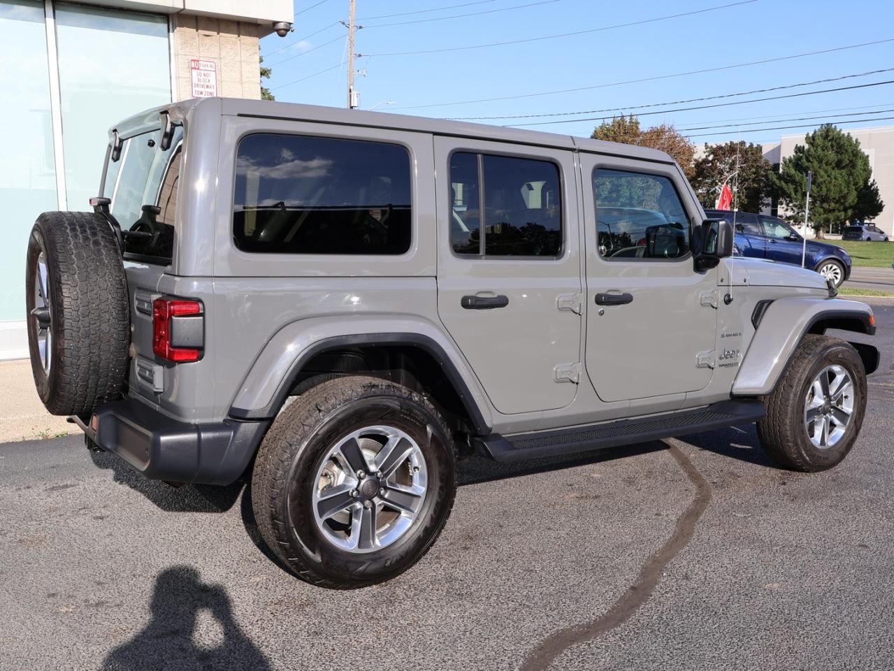 2019 Jeep Wrangler UNLIMITED SAHARA 4WD CERTIFIED *ACCIDENT FREE*JEEP MAINTAIN* CAMERA NAV BLUETOOTH LEATHER HEATED SEATS CRUISE ALLOYS - Photo #7